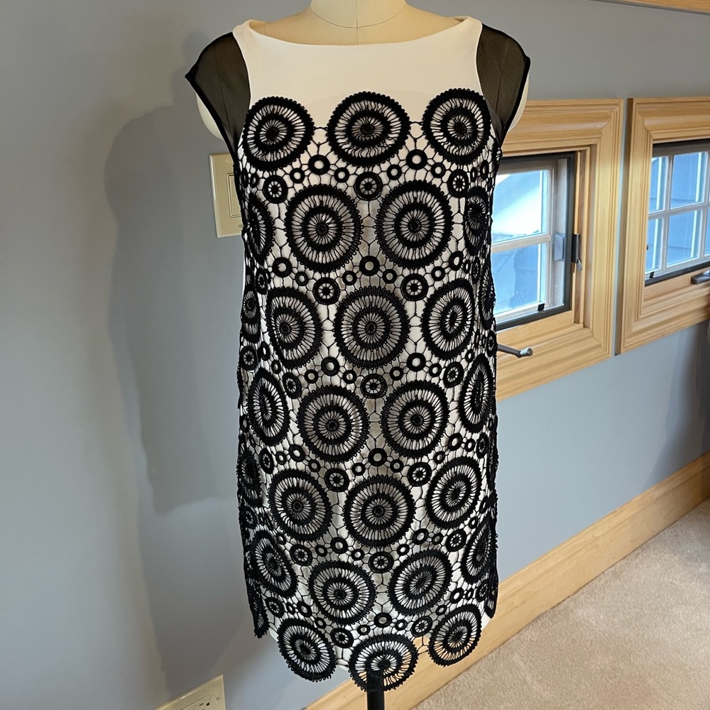 Julia Jordan Black Lace Over White Shift Dress